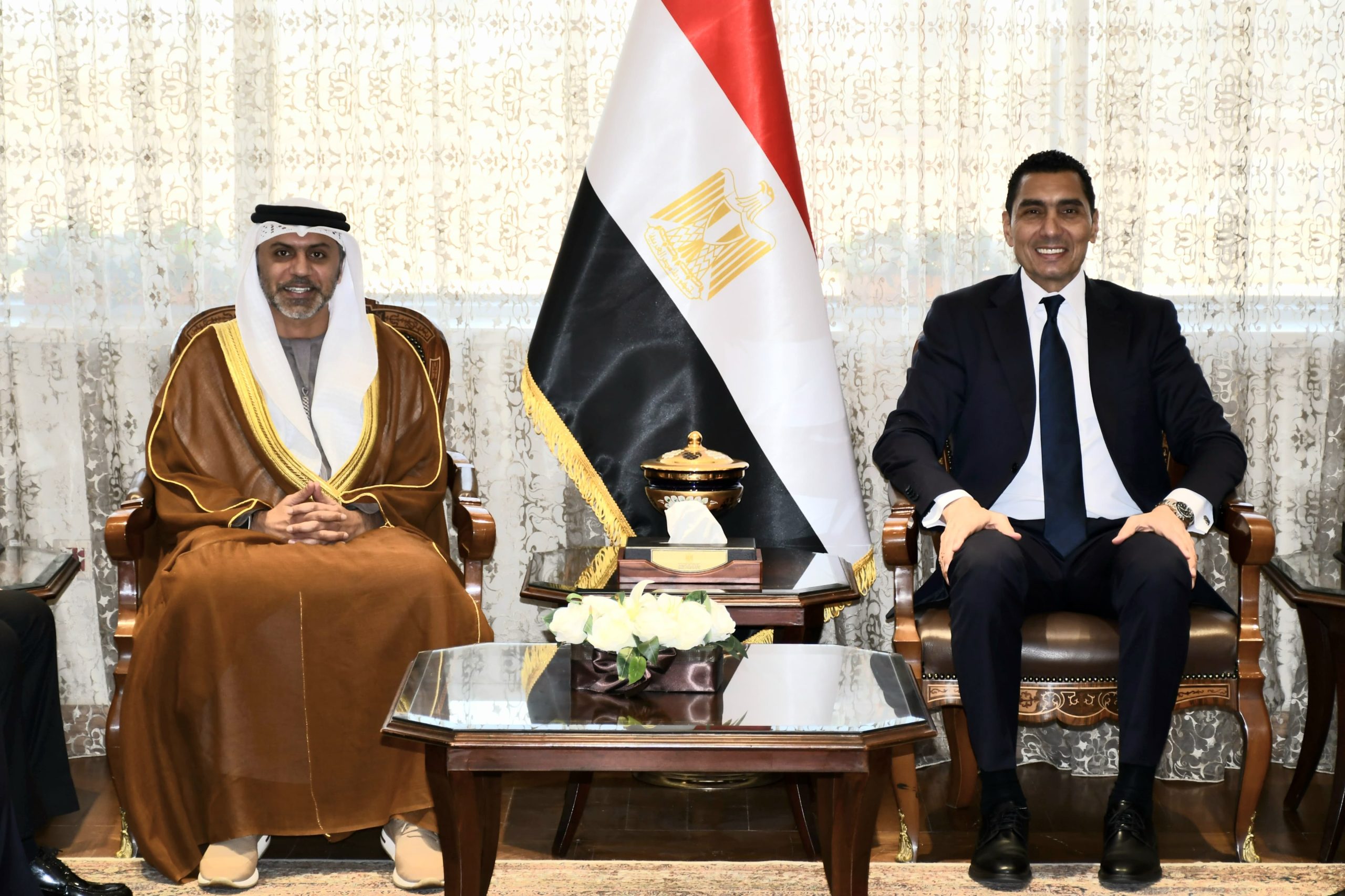جوهر يبحث تعزيز التعاون مع الإمارات في المجالين الشبابي والرياضي