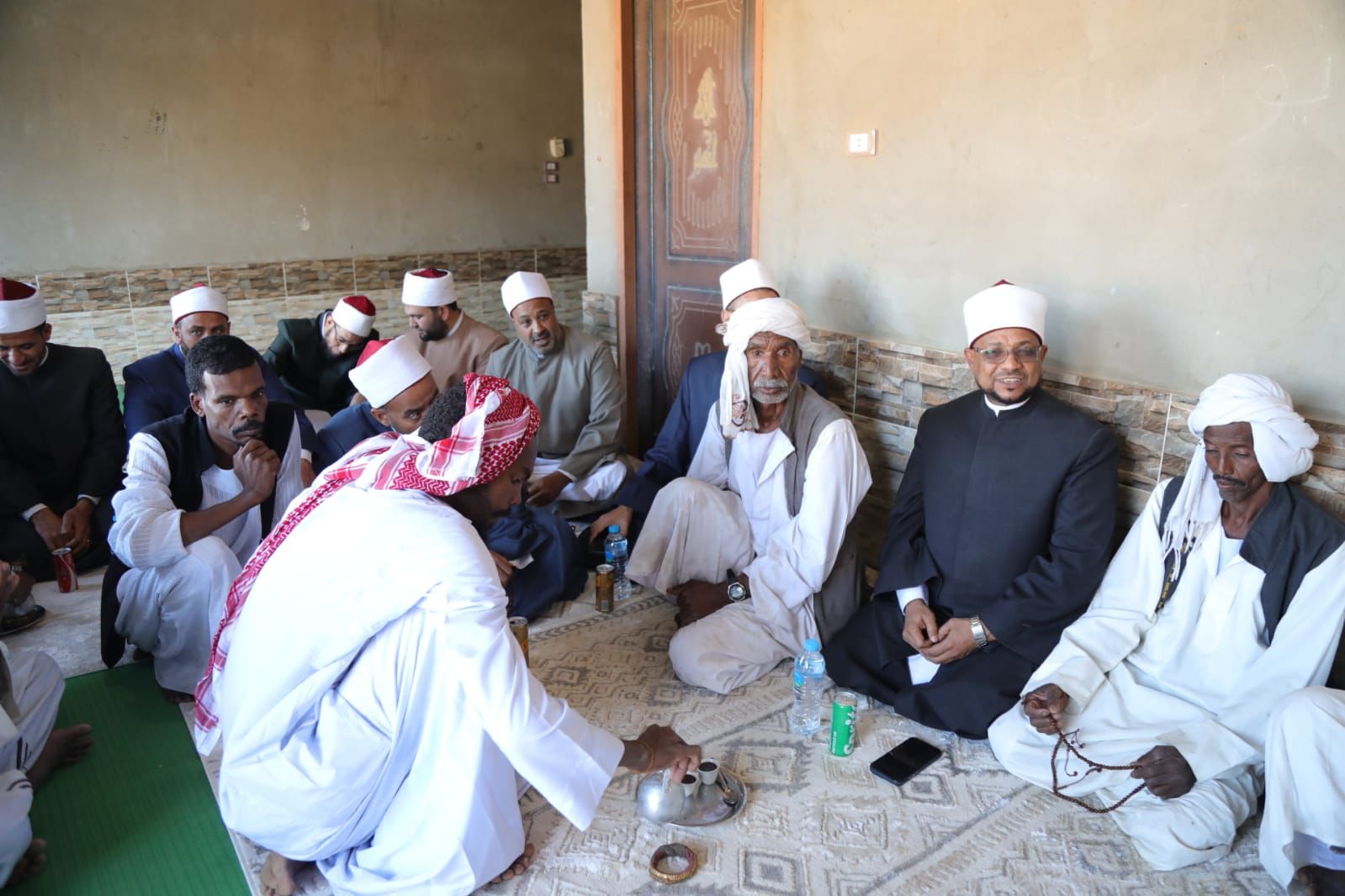 أمين (البحوث الإسلاميَّة) يلتقي شيوخ القبائل بمدينة شلاتين ضمن قافلة الأزهر الدعويَّة