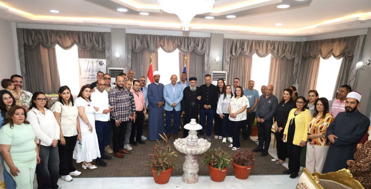 محافظ السويس يهنئ الإخوة الأقباط بعيد القيامة المجيد وشم النسيم