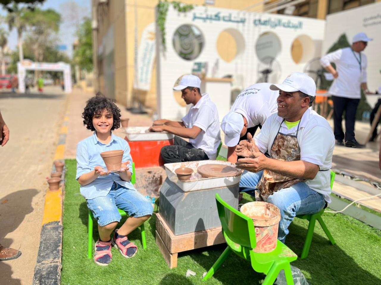 جناح البنك الزراعي المصري في معرض زهور الربيع يشهد إقبالاً كبيراً من الجمهور