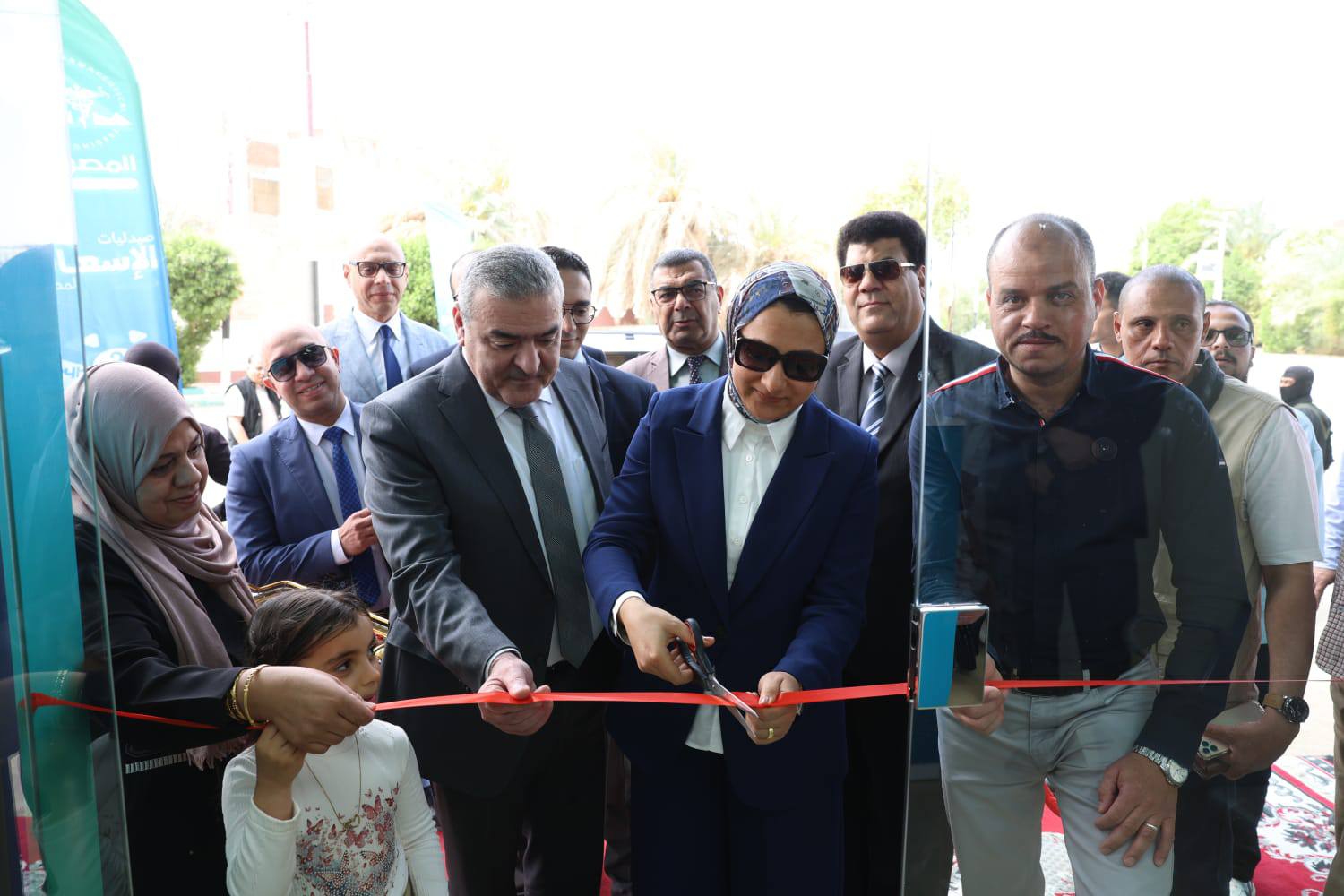 محافظ الوادي الجديد تفتتح أول فرع لصيدلية الإسعاف بالخارجة