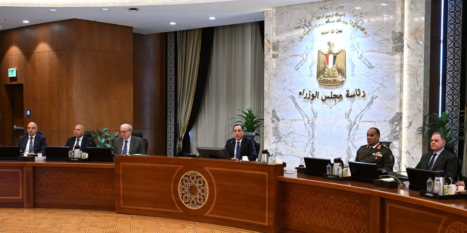 الحكومة توفير عناصر جذب وتنمية الاستثمارات المحلية والأجنبية