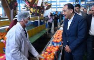 رئيس الوزراء يتفقد محطة الصواف لتعبئة الموالح والحاصلات الزراعية