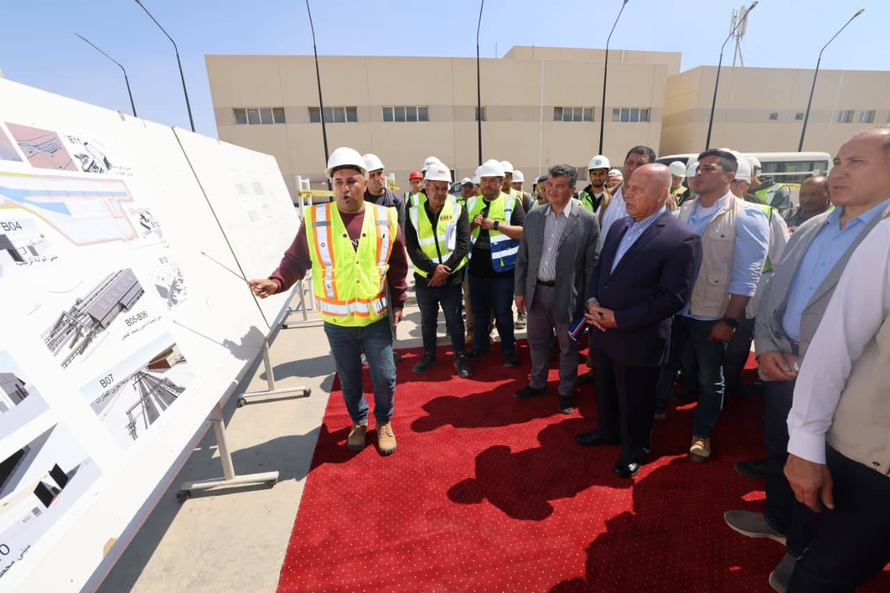 وزير النقل يتفقد مشروع مونوريل غرب النيل ومعدلات تنفيذ الأعمال الكهروميكانيكية