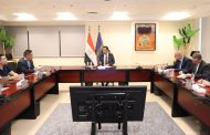 وزير تكنولوجيا المعلومات والاتصال ومسئولي شرف يناقشون توسيع إنتاج الهواتف الذكية في مصر