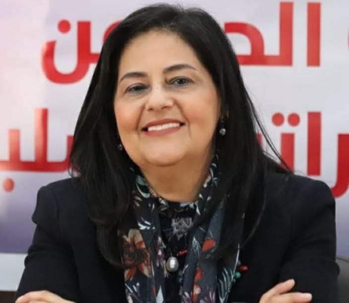 رئيس جامعة القاهرة يهنئ الدكتورة هويدا مصطفى بتعيينها نائبا لرئيس الهيئة العامة للاستعلامات