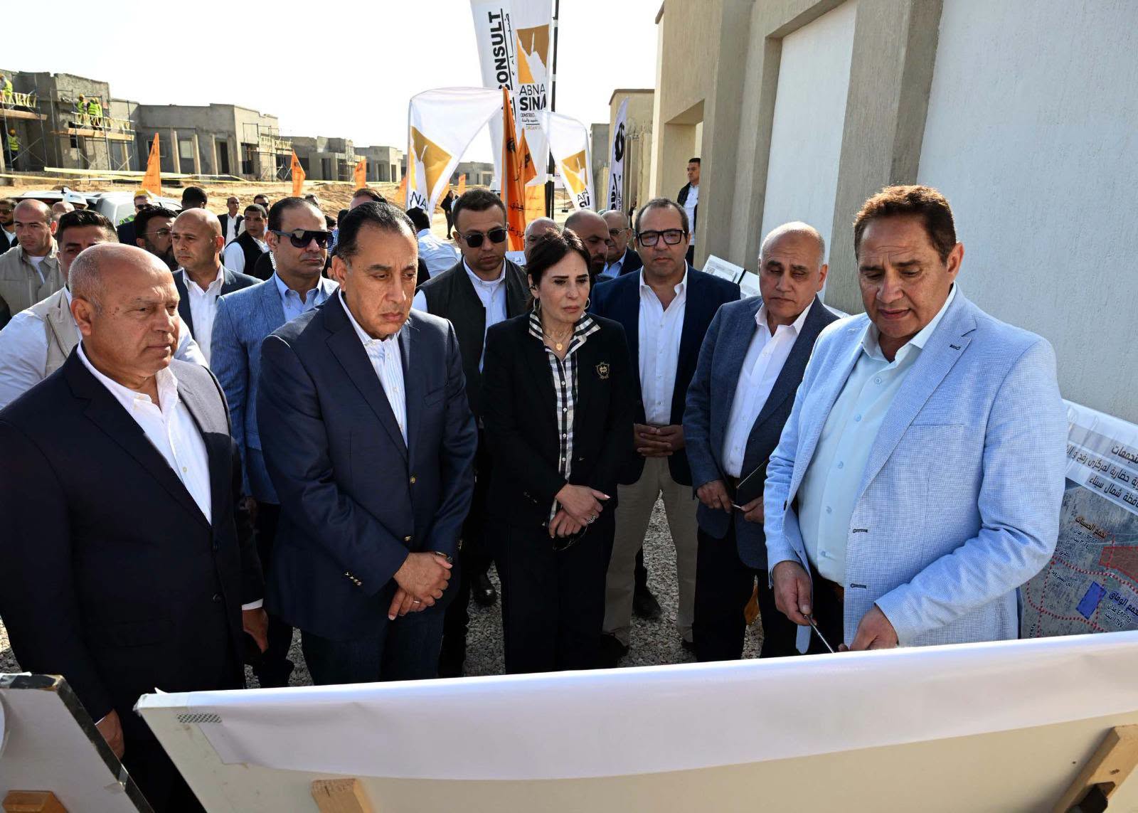 رئيس الوزراء يتابع مشروع إنشاء 17 تجمعاً تنموياً حضرياً بمركزي رفح والشيخ زويد في شمال سيناء