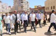 محافظ السويس يؤدي صلاة الجمعة بمسجد الهدى.. ويتفرغ لجولاتة الميدانية