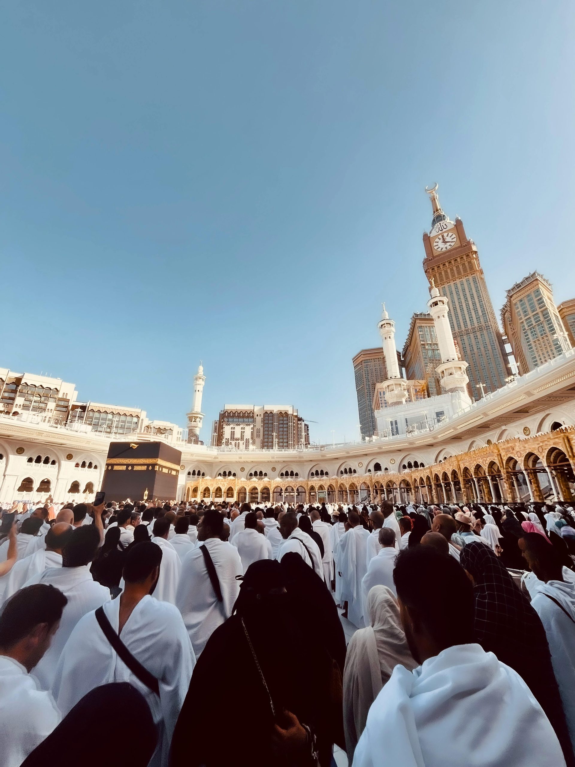 انسيابية الحركة وطمأنينة الحاج.. أهداف جوهرية تضمنها وزارة الحج السعودية عبر تصريح الحج