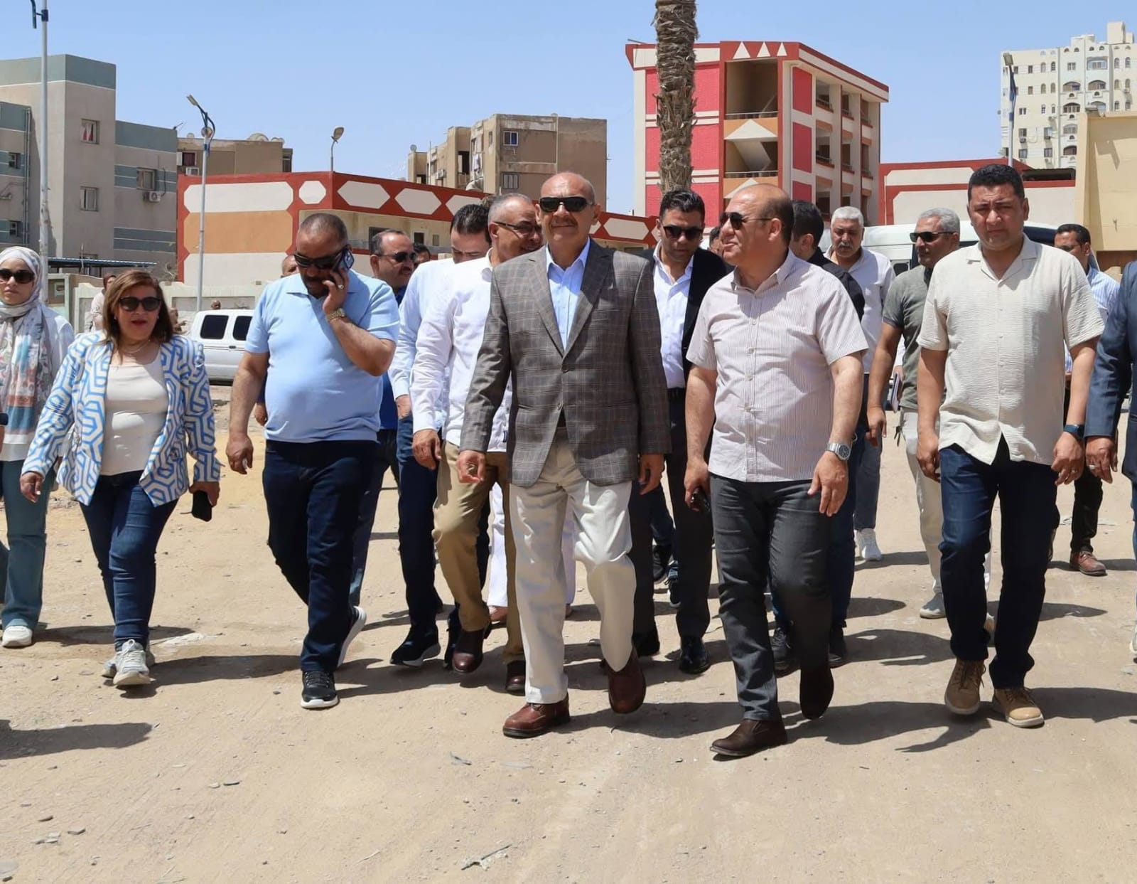 محافظ السويس في جولة ميدانية لمتابعة لإنشاء حلقة سمك نموذجية