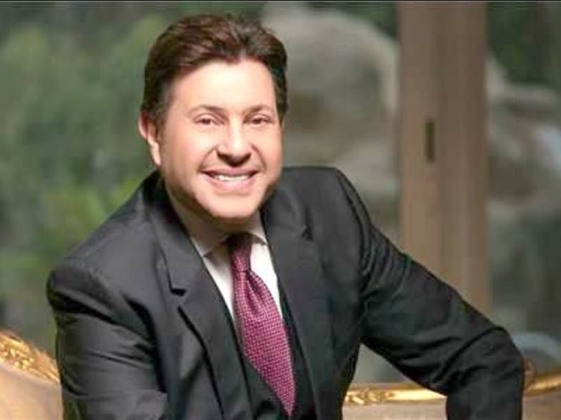 رحيل أمير الغناء العربي هاني شاكر بعد صراع مع المرض عن 74 عامًا