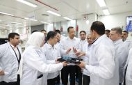 وزير الاتصالات يزور مصنع سامسونج للإلكترونيات خلال جولة بمحافظة بني سويف