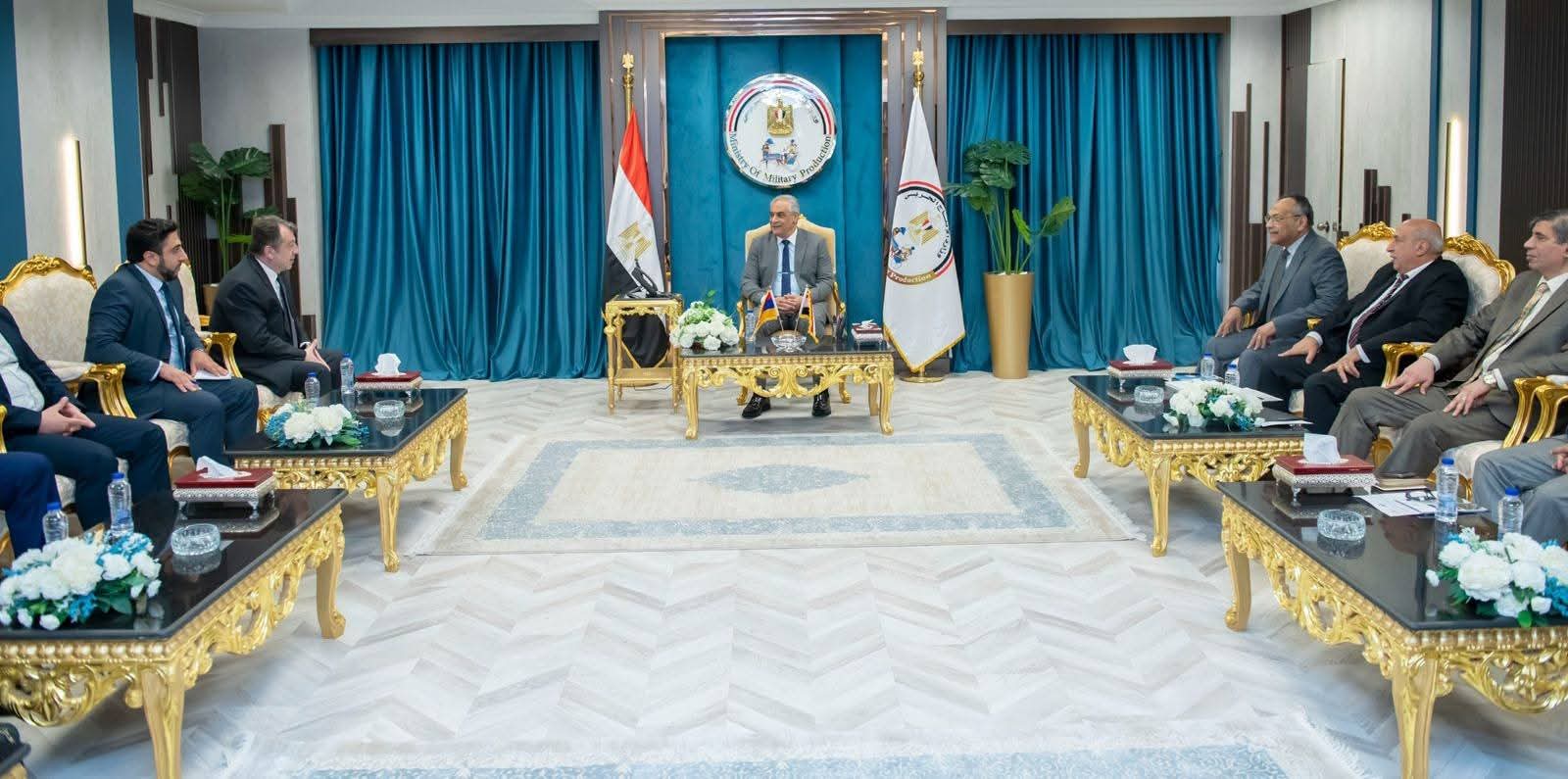 جمبلات يبحث مع أرمينيا أوجه التعاون المشترك بين الجانبين في مجال الصناعات الدفاعية