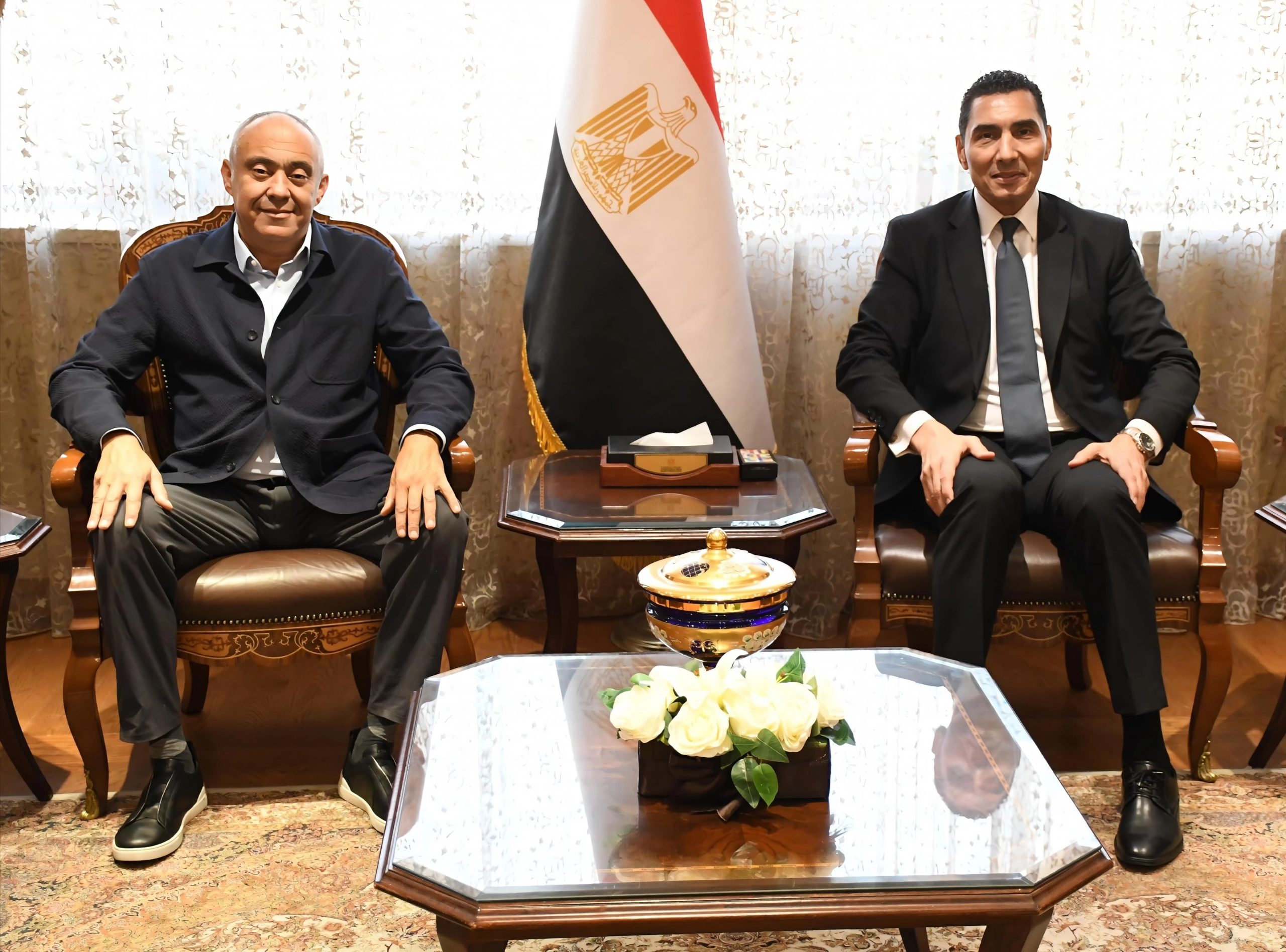 جوهر يلتقي رئيس الشركة المتحدة للرياضة لبحث أوجه التعاون المشترك