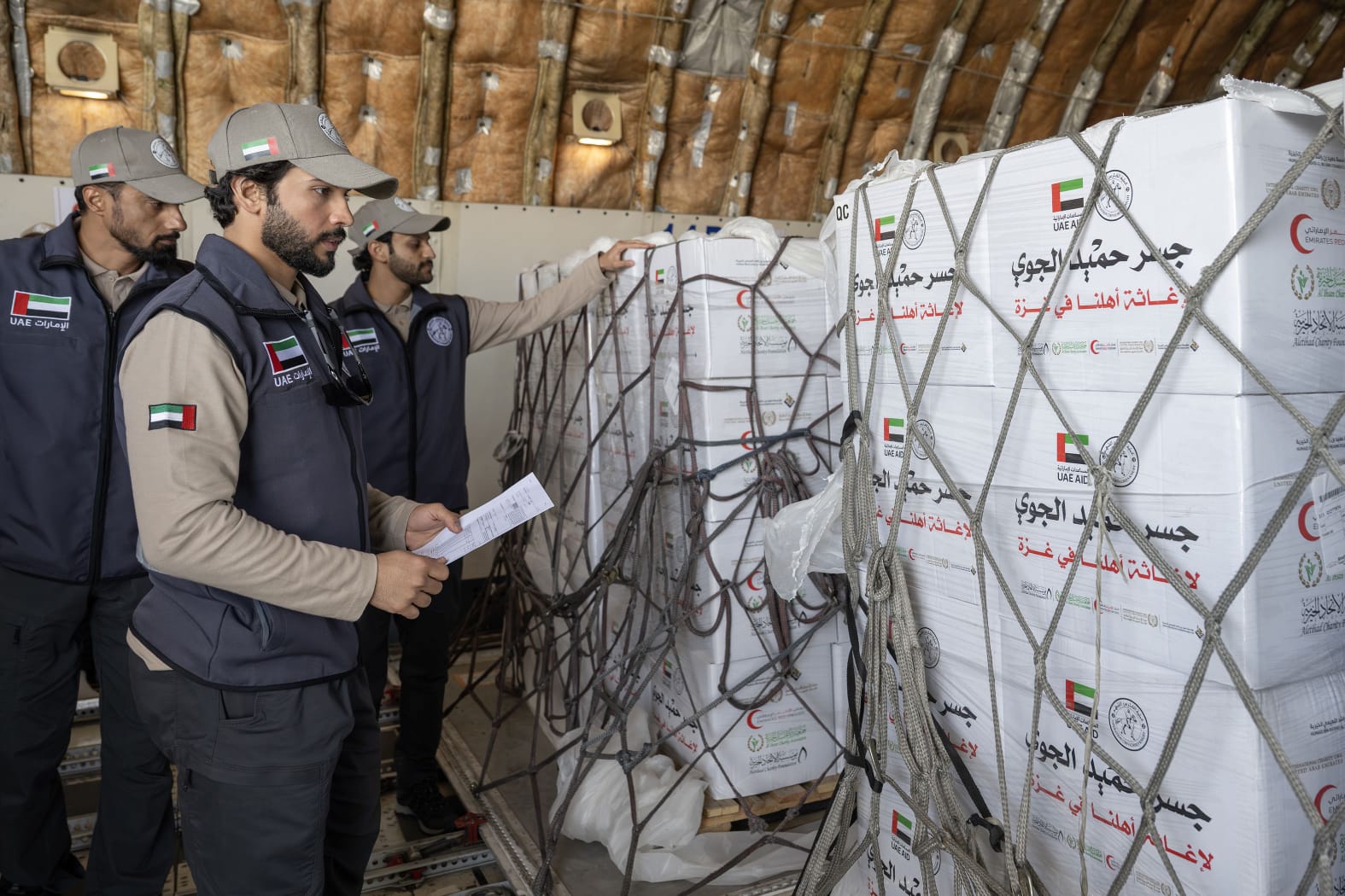 وصول آخِر طائرات الامارات من جسر حميد الجوي إلى العريش لدعم غزة