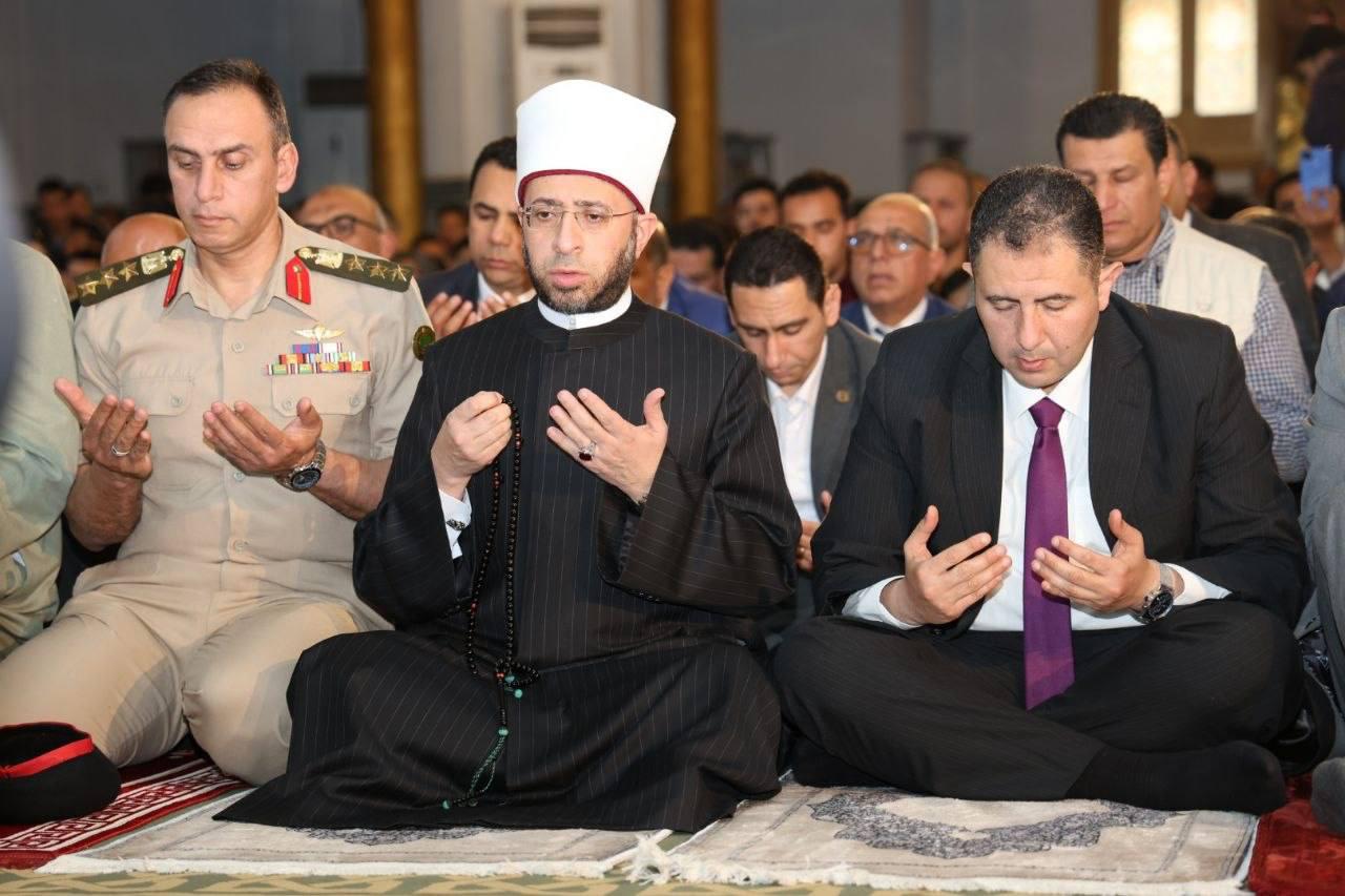وزير الأوقاف ومحافظ دمياط يشاركان أبناء المحافظة احتفالات العيد القومي الـ776