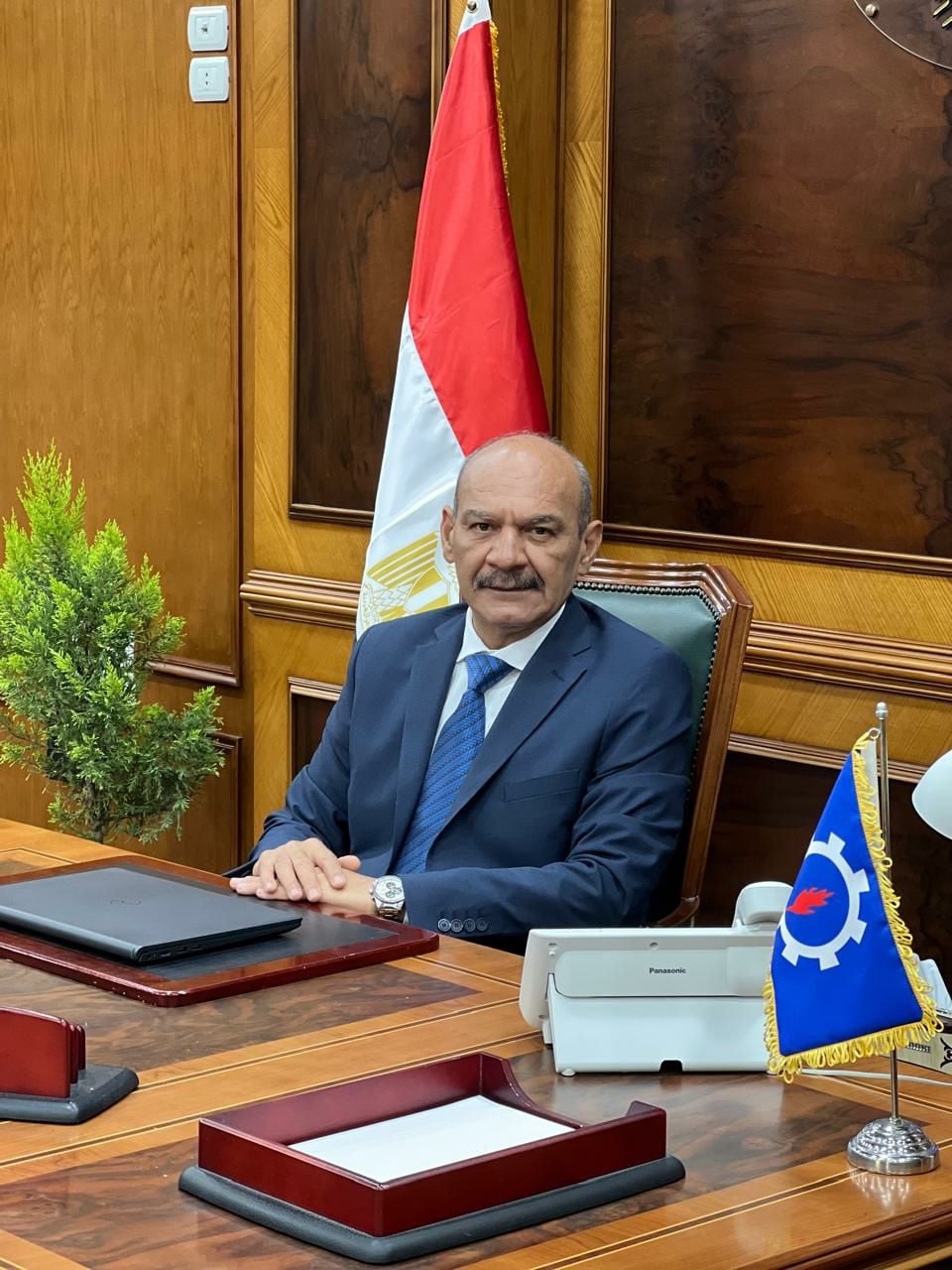 اللواء هاني رشاد يتفقد المركز التكنولوجي بحي الأربعين بالسويس