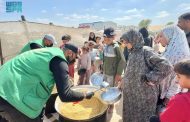 25 ألف مستفيد من الوجبات الغذائية في يوم واحد.. مركز الملك سلمان يواصل عطاءه الإنساني في غزة
