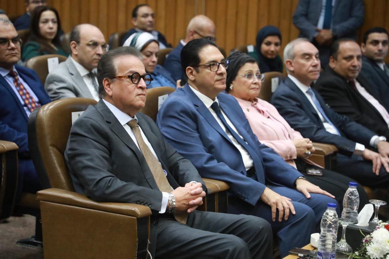 وزير الصحة يناقش «مبادرة 100 مليون صحة ودورها في تطوير القطاع الصحي المصري»