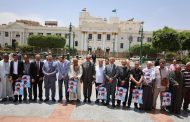 محافظ المنيا يهنئ حجاج الجمعيات الأهلية قبيل سفرهم ويؤكد: أنتم سفراء للوطن في الأراضي المقدسة