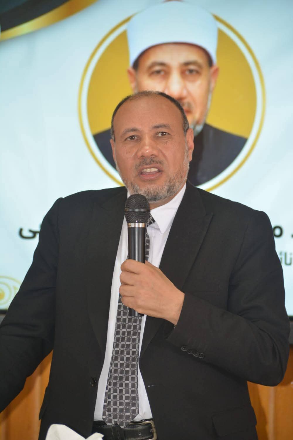 نائب رئيس جامعة الأزهر يشهد حفل ختام الأنشطة الطلابية بصيدلة أسيوط
