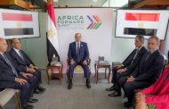 السيسي يبحث مع رئيس “CMA-CGM” الفرنسية في نيروبي توسيع الاستثمارات بموانئ مصر وتعزيز أمن سلاسل الإمداد العالمية