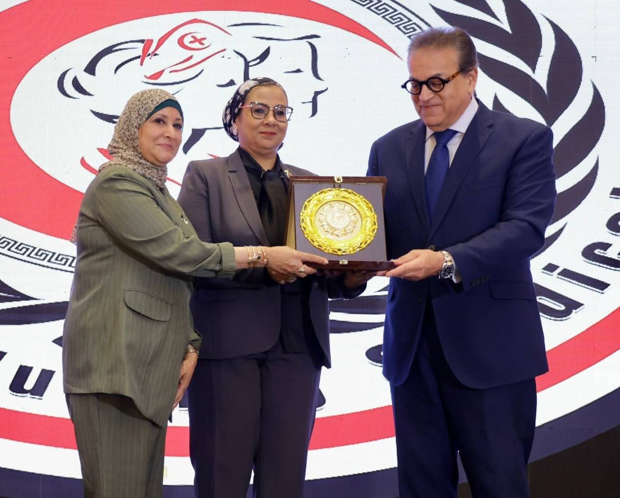 عمار: تمكين المرأة في القطاع الصحي هو جزء أساسي من جهود الدولة فى تحقيق التنمية المستدامة وتعزيز المساواة بين الجنسين