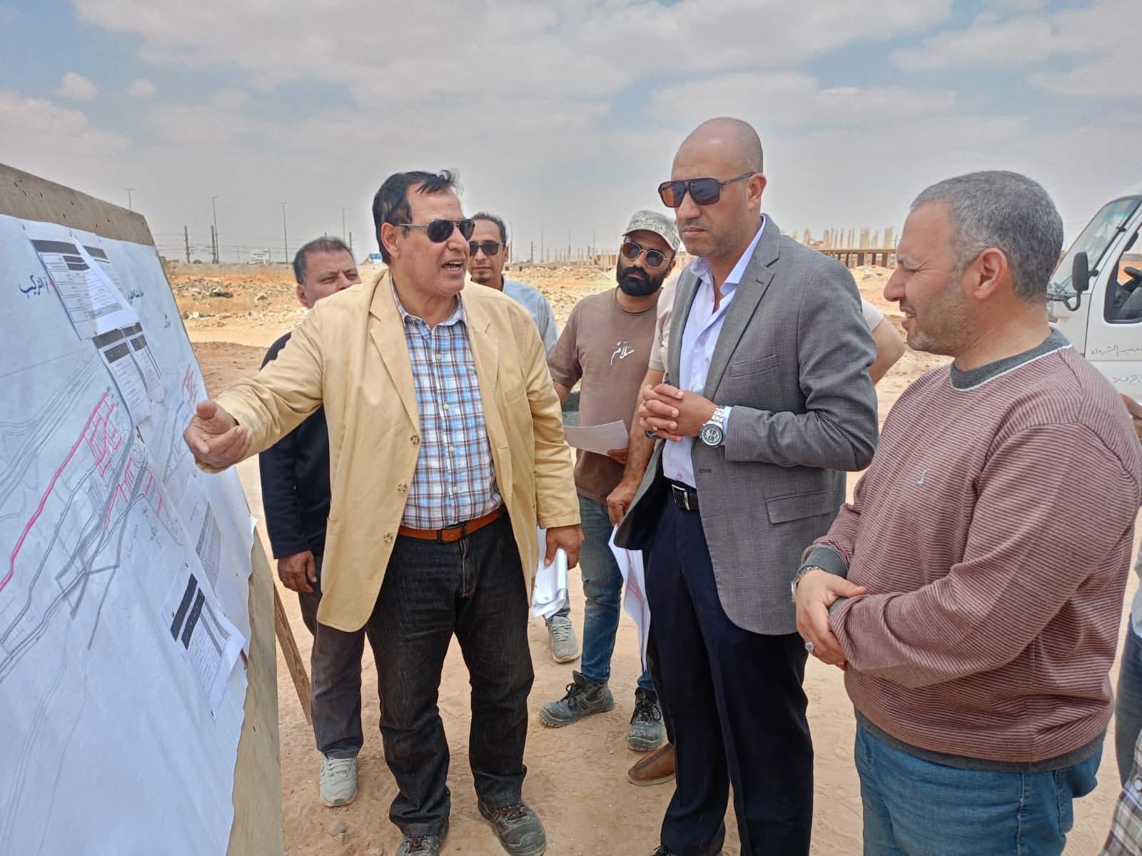 المنشاوي تتابع سير العمل بملف توفيق الأوضاع بالأراضي المضافة بمدينتي الشروق والعبور الجديدة