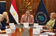 الحفناوى يعقد اجتماعًا موسعًا لمتابعة منظومة الإنتاجية ورفع كفاءة الأداء بالمنشآت الصحية التابعة