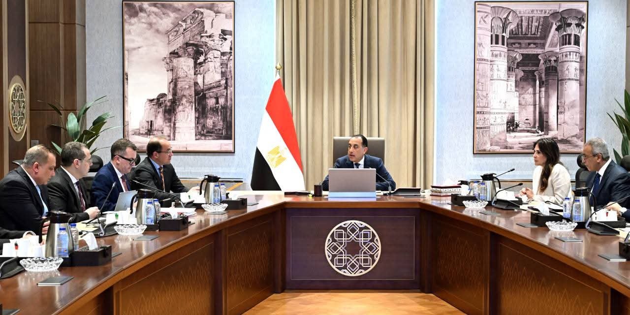 رئيس الوزراء يُتابع موقف سداد مستحقات هيئة المجتمعات العمرانية الجديدة