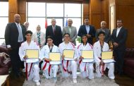 محافظ السويس يكرم أبطال الكاراتيه بعد تألقهم في بطولة شمال أفريقيا
