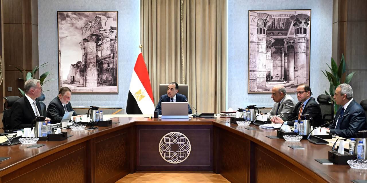 رئيس الوزراء يتابع خطة تدبير الاحتياجات المالية اللازمة لتوفير المزيد من احتياطيات الوقود