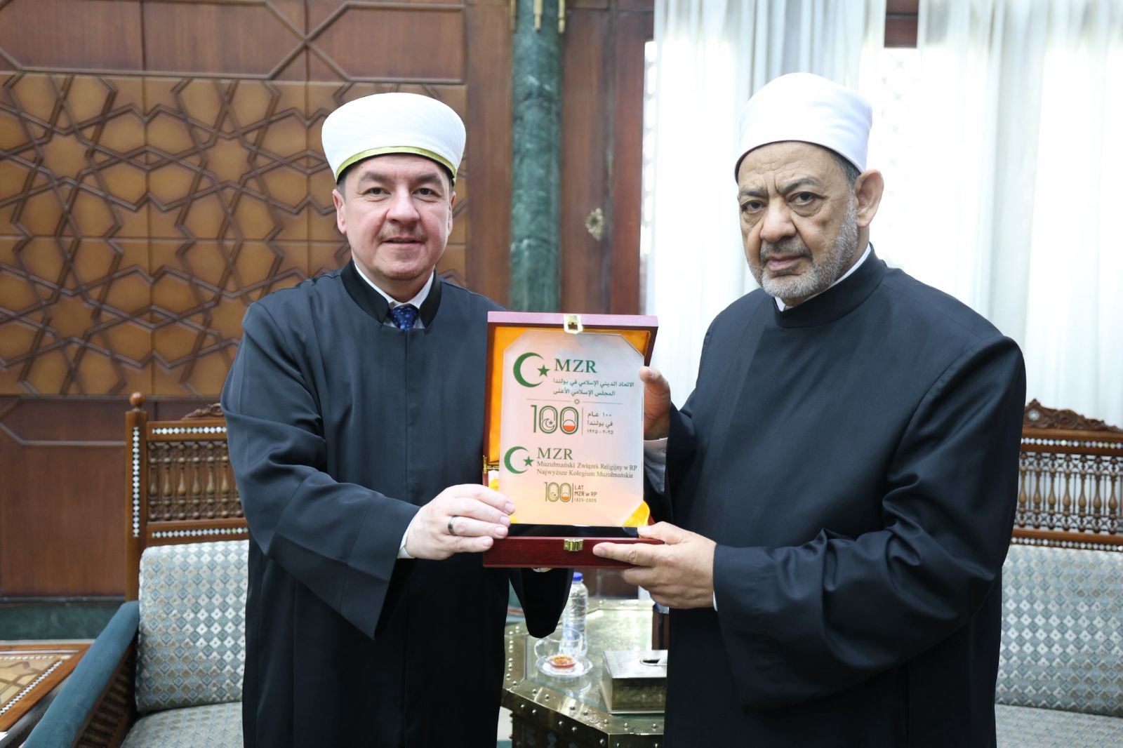 شيخ الأزهر يؤكد استعداد الأزهر لإنشاء مركز لتعليم اللغة العربية وتدريب الأئمة البولنديين