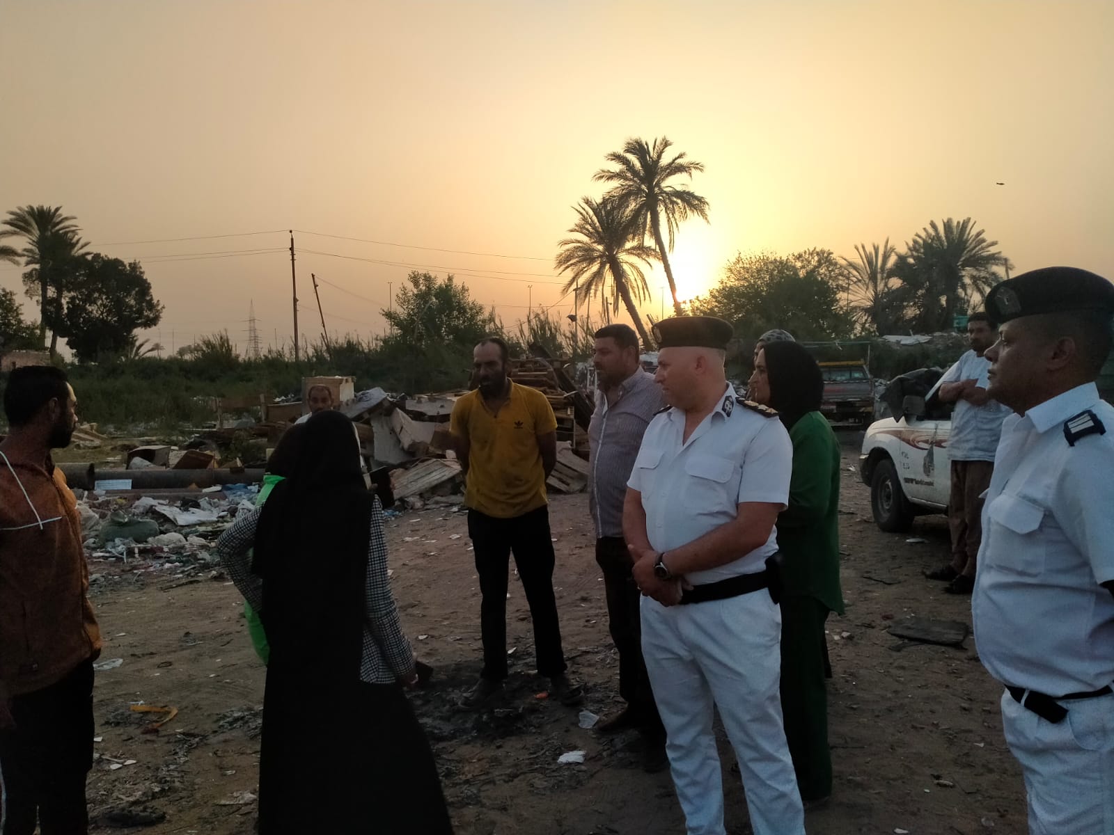 محافظ الإسماعيلية يتابع جهود وحدة تنظيم المخلفات
