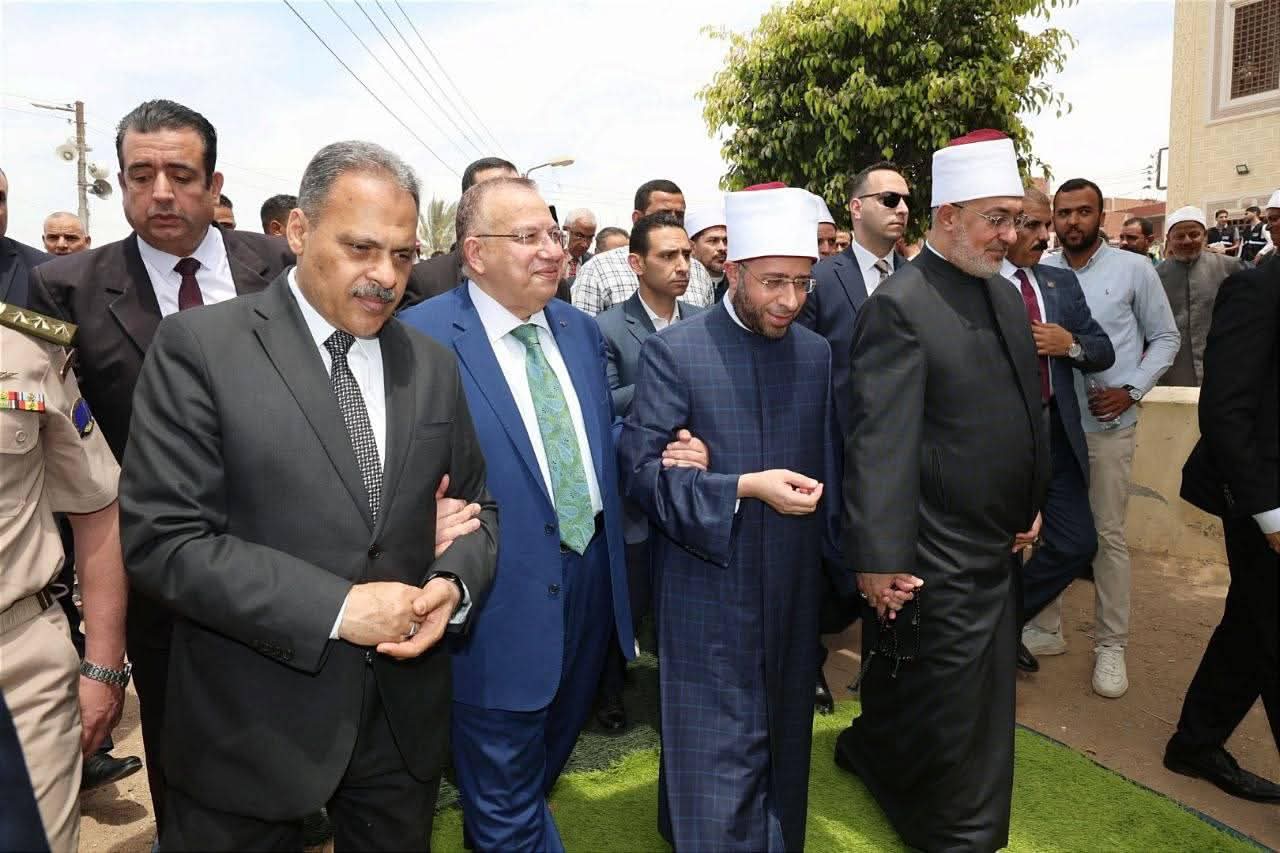 وزير الأوقاف ومفتي الجمهورية ومحافظ الشرقية يؤدون صلاة الجمعة بمسجد الإمام الأكبر عبد الحليم محمود