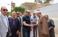 محافظ المنيا يفتتح المسجد الشرقي بنزلة الدليل ببني مزار ويؤدي صلاة الجمعة وسط الأهالي