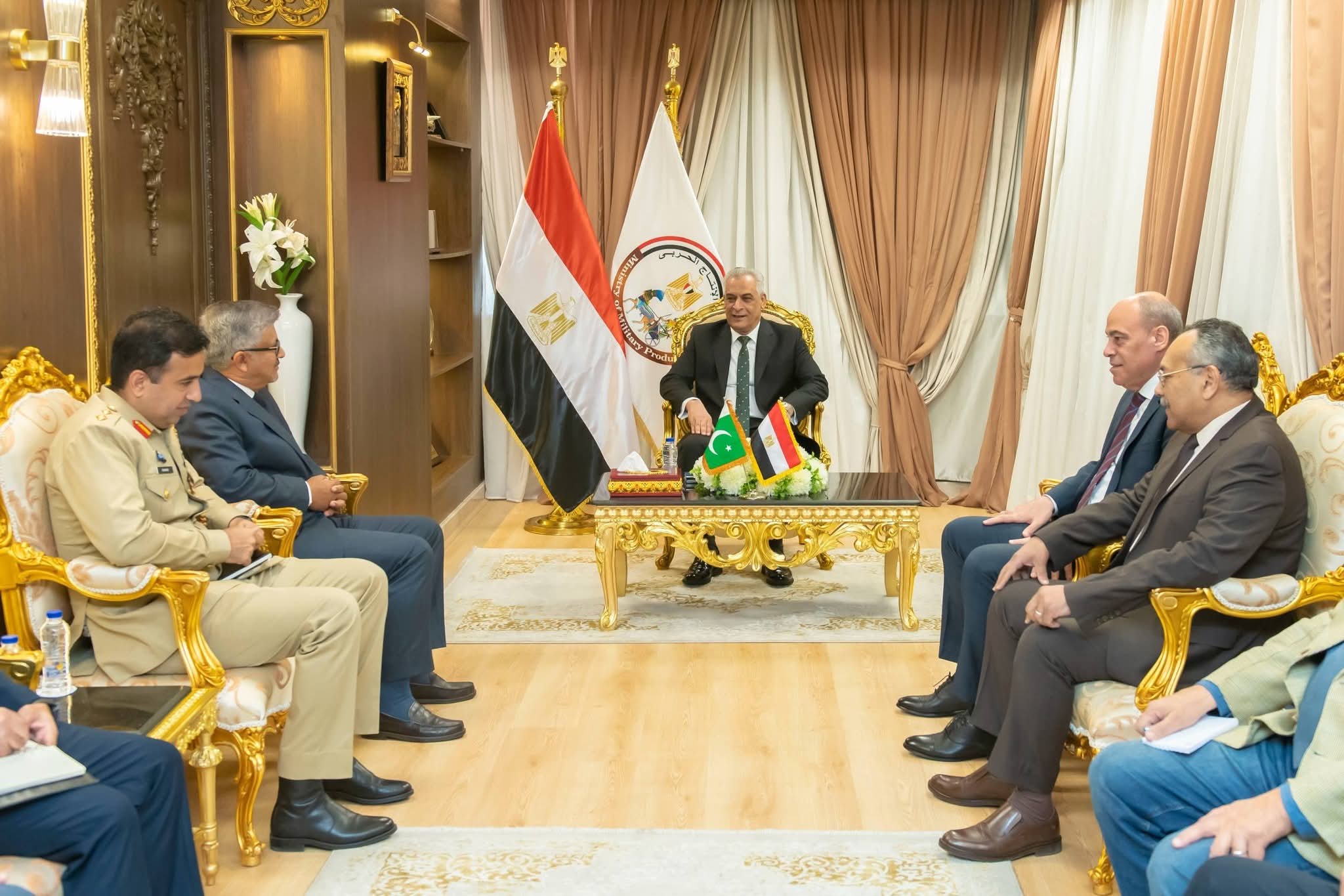 جمبلات يناقش مع باكستان سبل تعزيز التعاون المشترك