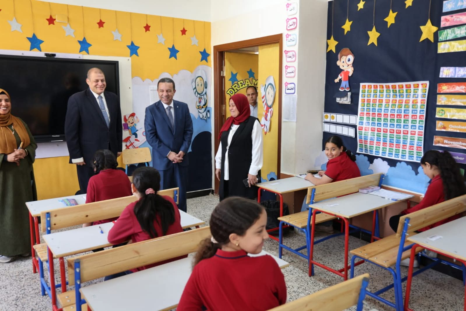 محافظ المنوفية يتفقد لجان إمتحانات صفوف النقل للمراحل الإبتدائية والإعدادية والثانوية