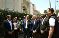رئيس الوزراء يتفقد مشروع رفع كفاءة الواجهات الخارجية والموقع العام لقصر التحرير