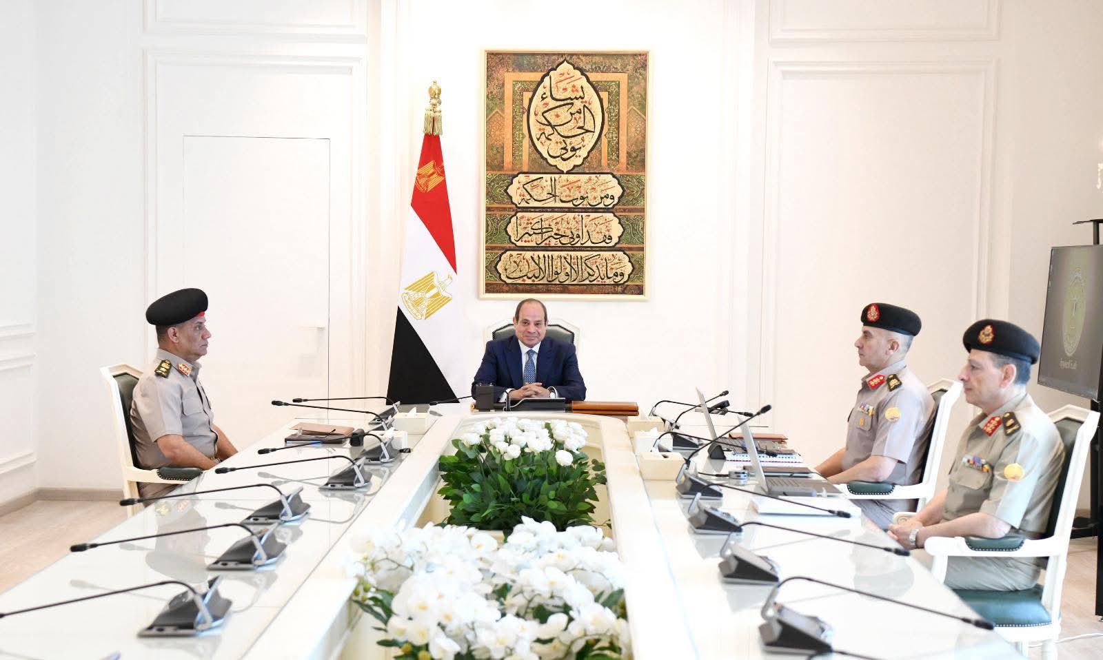 السيسي يتابع مشروعات الدولة الكبرى ويؤكد: سرعة التنفيذ أولوية لخدمة المواطن