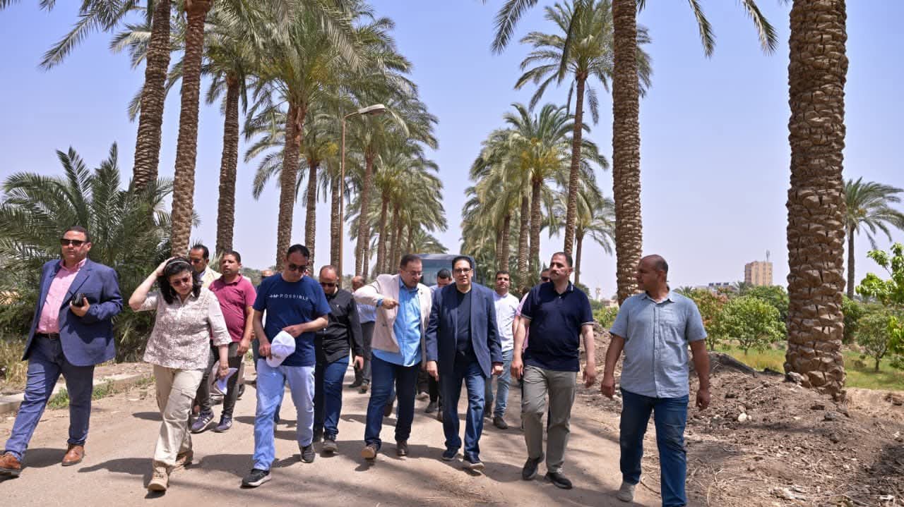 رئيس جامعة القاهرة يتفقد محطة التجارب والبحوث الزراعية بكلية الزراعة لمتابعة التشغيل ورفع كفاءة المحطة