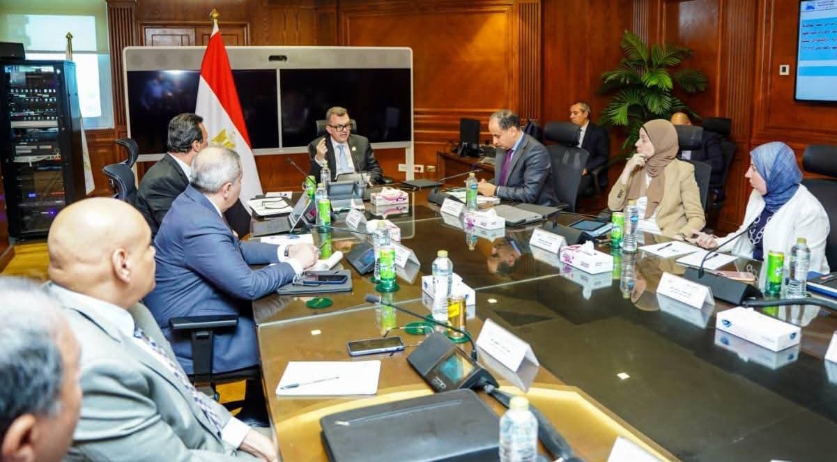 وزير التخطيط ورئيس “التعبئة والإحصاء” يبحثان الاستعدادات النهائية للتعداد العام 2027