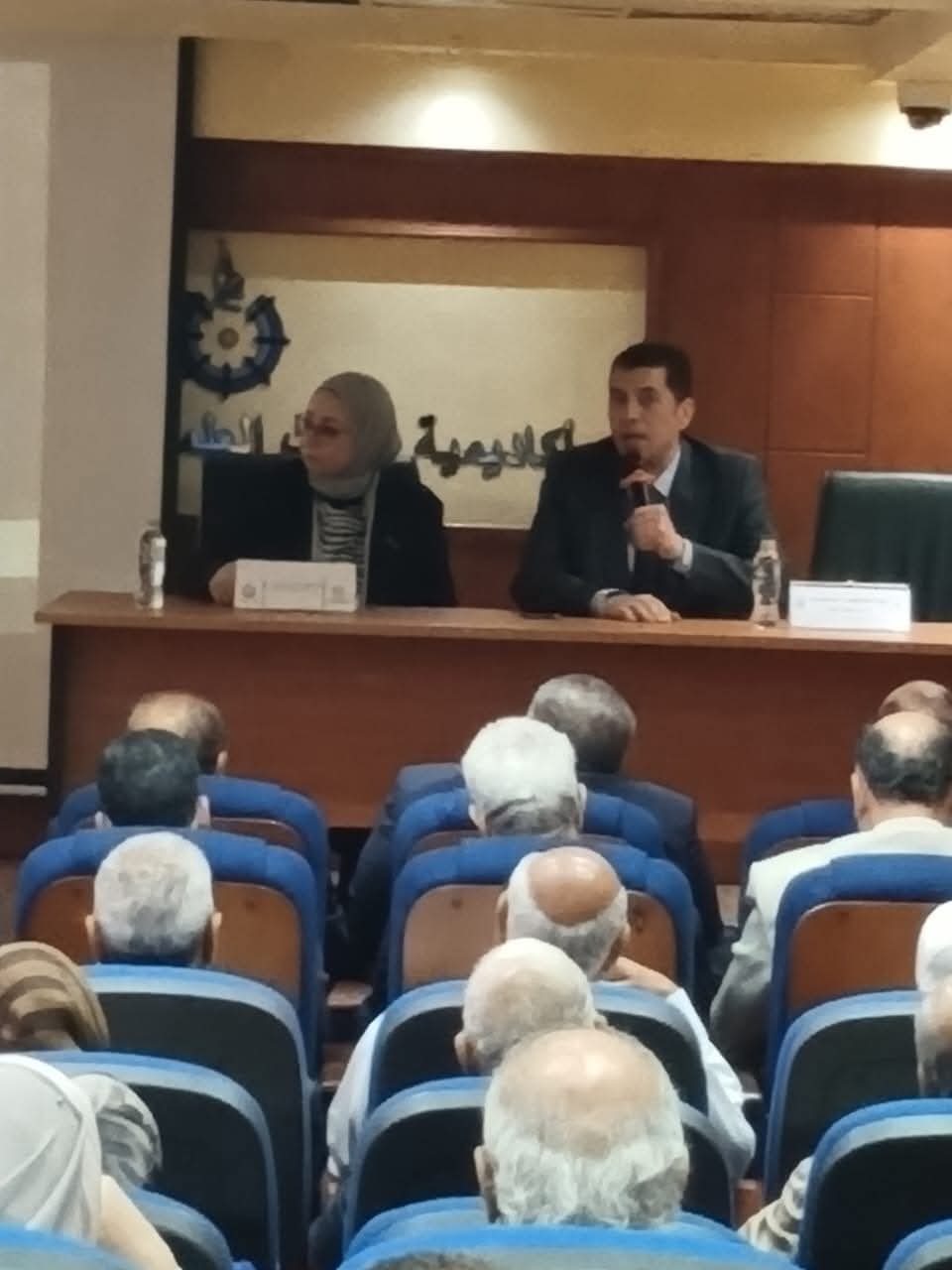 أكاديمية البحث العلمي تناقش تحلية المياه الجوفية المالحة لتعزيز الأمن المائي والغذائي