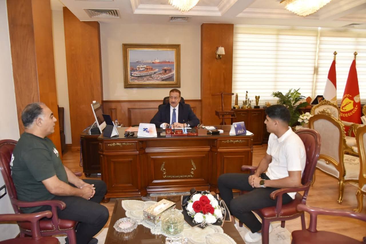 محافظ بورسعيد: دعم أبناء المحافظة وتقديم الرعاية للنماذج المشرفة واجب ومسئولية