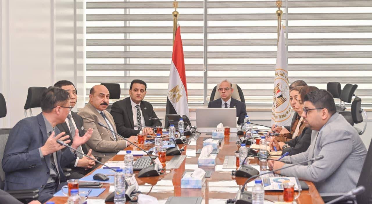 الاستثمار: مصر مؤهلة لتكون مركزًا إقليميًا لصناعة النسيج المتكاملة