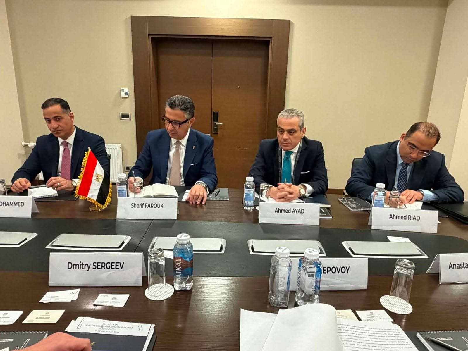 وزير التموين يواصل لقاءاته على هامش المنتدى الروسي الخامس للحبوب