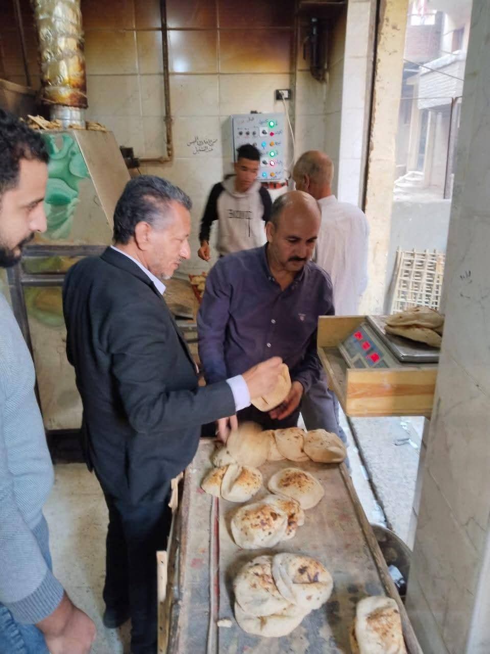 محافظ المنيا: تكثيف الحملات الرقابية على الأسواق والمخابز والمحال التجارية بالمراكز والقرى