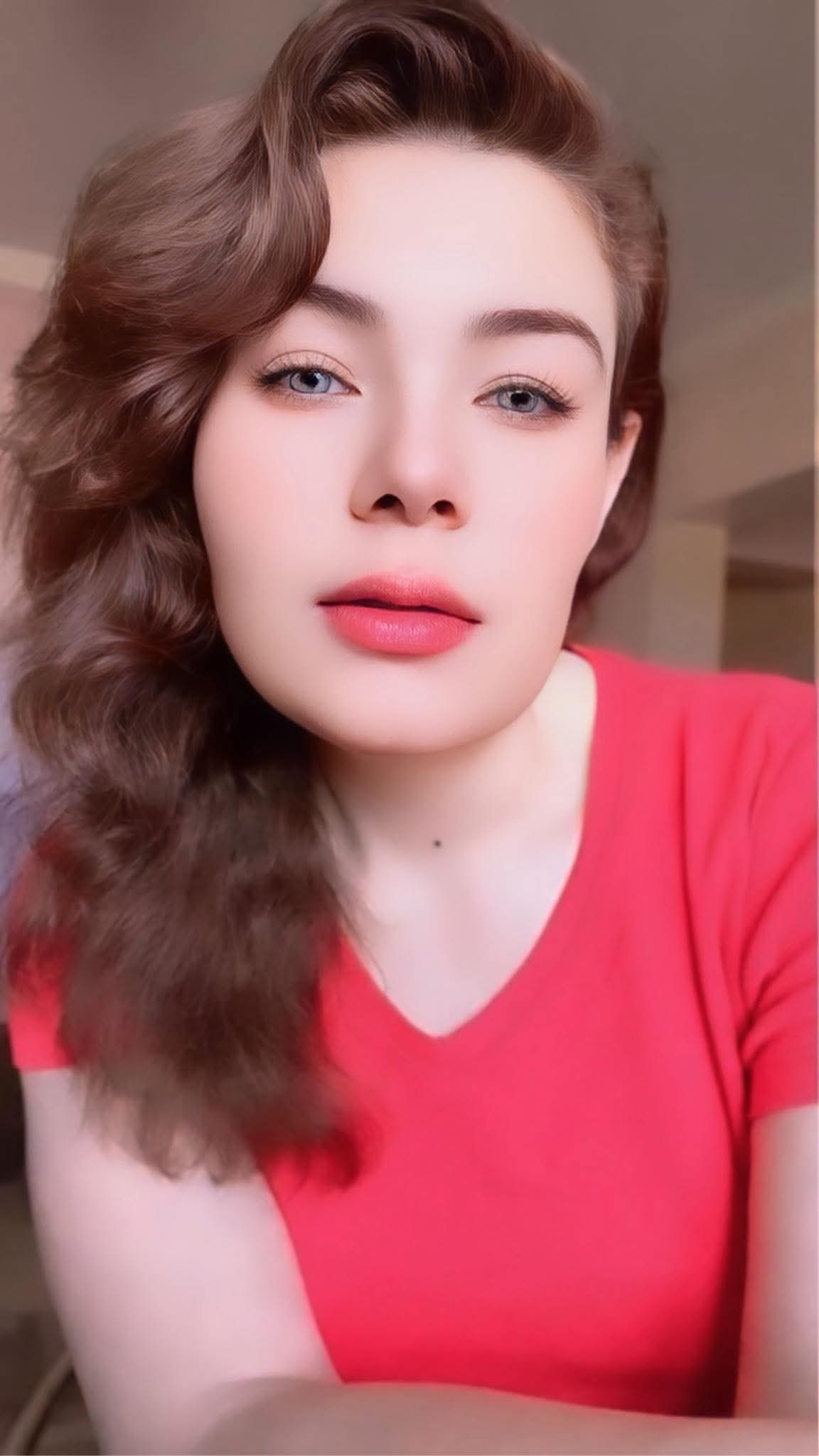 منى العساسى تكتب.. بعض الأبواب يجب أن تكسرها