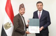 وزير الزراعة يُسلّم شهادات التخرج لـ 18 مبعوثاً من 11 دولة أفريقية وآسيوية