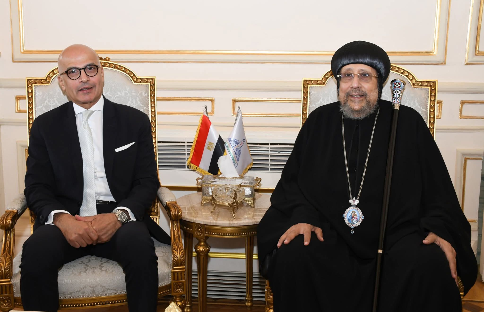 الأنبا إرميا يزور جامعة عين شمس مهنئًا بعيد الأضحى المبارك